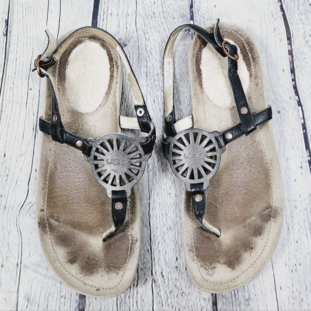 UGG AUSTRALIA | Ayden t-strap thing flipflop sandals